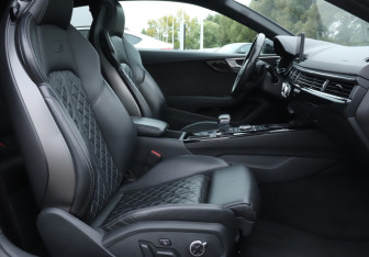 Подержанный автомобиль Audi A5 Coupe 2017 года (13 фото)