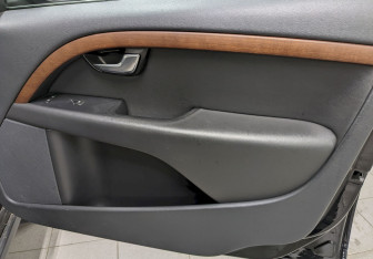 Подержанный автомобиль Volvo XC70 2014 года (19 фото)