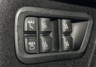 Подержанный автомобиль BMW X7 2020 года (30 фото)