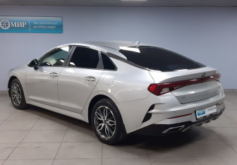 Подержанный автомобиль Kia K5 2020 года (7 фото)