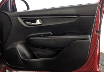 Подержанный автомобиль Kia Rio Hatchback 2019 года (24 фото)