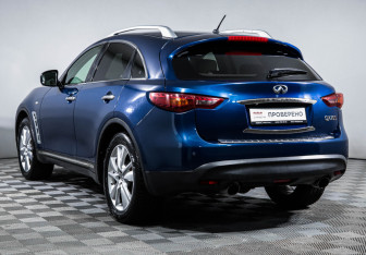 Подержанный автомобиль Infiniti FX 2012 года (7 фото)