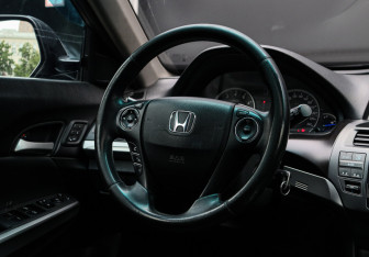 Подержанный автомобиль Honda Crosstour 2014 года (11 фото)