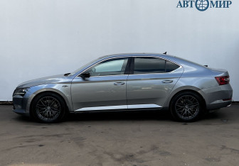 Подержанный автомобиль Skoda Superb Liftback 2015 года (8 фото)