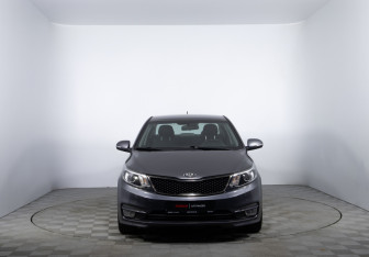Подержанный автомобиль Kia Rio Sedan 2015 года (2 фото)