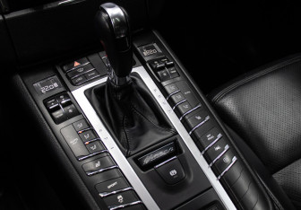 Подержанный автомобиль Porsche Macan 2018 года (19 фото)