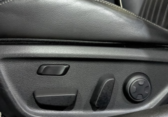 Подержанный автомобиль Genesis G70 2021 года (29 фото)