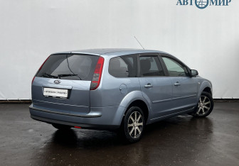 Подержанный автомобиль Ford Focus Wagon 2006 года (5 фото)