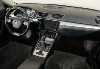 Подержанный автомобиль Skoda Superb Liftback 2021 года (9 фото)