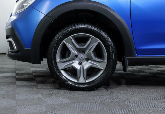 Подержанный автомобиль Renault Logan Sedan 2020 года (8 фото)