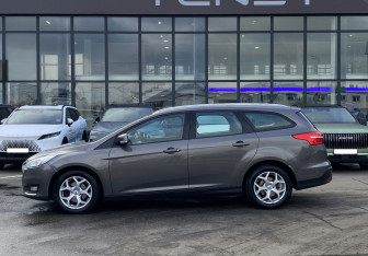 Подержанный автомобиль Ford Focus Wagon 2017 года (8 фото)