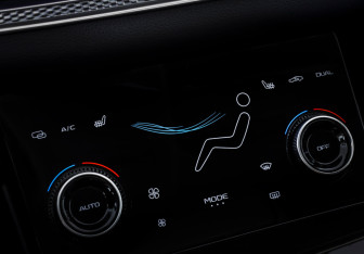 Подержанный автомобиль FAW Bestune B70 2023 года (18 фото)