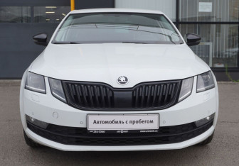 Подержанный автомобиль Skoda Octavia Liftback 2018 года (2 фото)