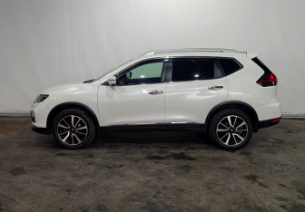 Подержанный автомобиль Nissan X-Trail 2020 года (7 фото)