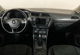 Подержанный автомобиль Volkswagen Tiguan 2017 года (12 фото)