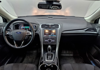 Подержанный автомобиль Ford Mondeo Sedan 2015 года (14 фото)