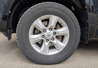 Подержанный автомобиль Toyota Land Cruiser Prado 2010 года (11 фото)