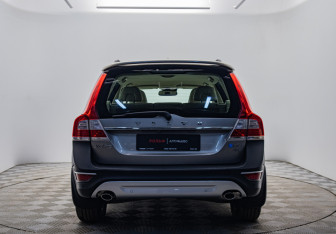 Подержанный автомобиль Volvo XC70 2013 года (4 фото)