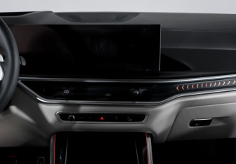 Подержанный автомобиль BMW X5 2025 года (13 фото)