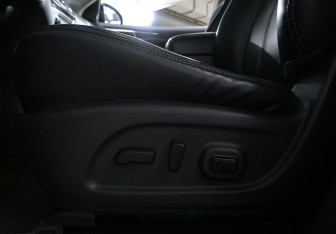 Подержанный автомобиль Nissan Pathfinder 2016 года (22 фото)