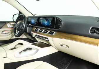 Подержанный автомобиль Mercedes-Benz GLE 2021 года (9 фото)