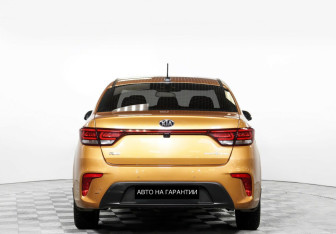 Подержанный автомобиль Kia Rio Sedan 2019 года (6 фото)