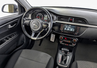Подержанный автомобиль Kia Rio Hatchback 2019 года (28 фото)