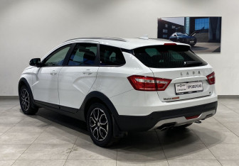Подержанный автомобиль LADA (ВАЗ) Vesta Wagon 2019 года (7 фото)