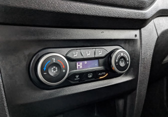 Подержанный автомобиль LADA (ВАЗ) XRAY 2018 года (21 фото)