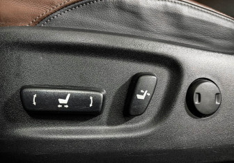 Подержанный автомобиль Toyota Land Cruiser Prado 2017 года (18 фото)