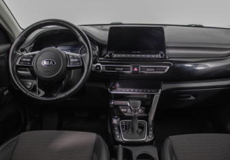 Подержанный автомобиль Kia Seltos 2021 года (13 фото)