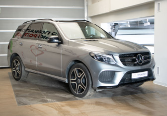 Подержанный автомобиль Mercedes-Benz GLE 2016 года (3 фото)