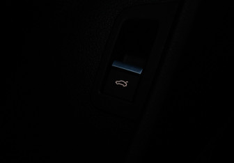 Подержанный автомобиль Audi Q8 2019 года (24 фото)