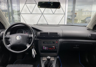 Подержанный автомобиль Volkswagen Passat Wagon 2003 года (11 фото)