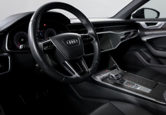 Подержанный автомобиль Audi A6 Sedan 2019 года (14 фото)
