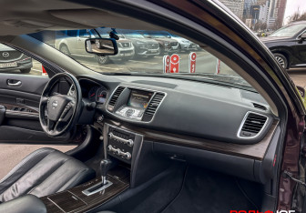 Подержанный автомобиль Nissan Teana 2011 года (9 фото)