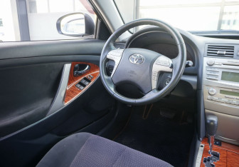 Подержанный автомобиль Toyota Camry Sedan 2011 года (13 фото)