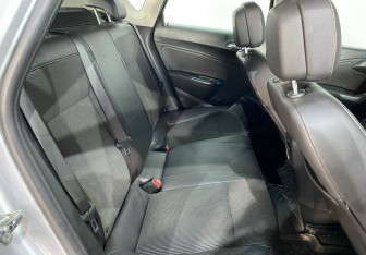 Подержанный автомобиль Opel Astra Hatchback 2012 года (10 фото)