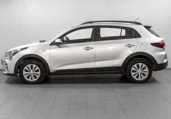 Подержанный автомобиль Kia Rio Hatchback 2021 года (8 фото)