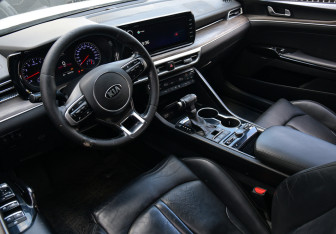 Подержанный автомобиль Kia K5 2021 года (6 фото)
