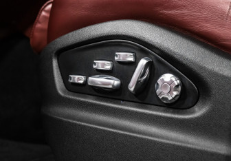 Подержанный автомобиль Porsche Cayenne 2018 года (23 фото)