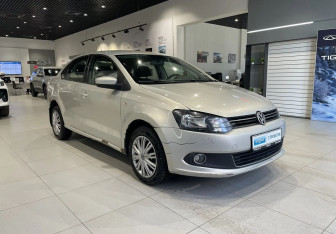 Подержанный автомобиль Volkswagen Polo Sedan 2011 года (3 фото)