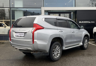 Подержанный автомобиль Mitsubishi Pajero Sport 2018 года (5 фото)