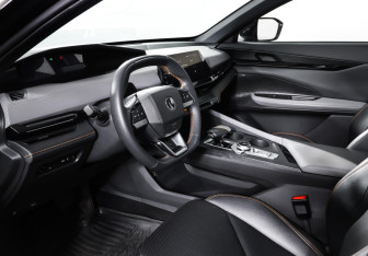 Подержанный автомобиль Changan UNI-V 2023 года (15 фото)