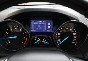 Подержанный автомобиль Ford Kuga 2016 года (12 фото)