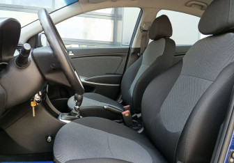 Подержанный автомобиль Hyundai Solaris Sedan 2013 года (17 фото)