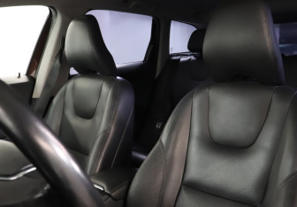 Подержанный автомобиль Volvo XC60 2014 года (17 фото)
