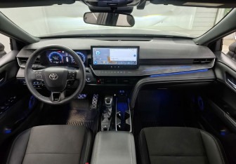Подержанный автомобиль Toyota Camry Sedan 2024 года (11 фото)