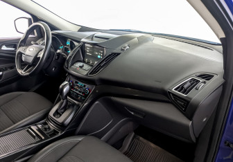 Подержанный автомобиль Ford Kuga 2017 года (11 фото)