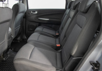 Подержанный автомобиль Ford S-MAX 2008 года (11 фото)